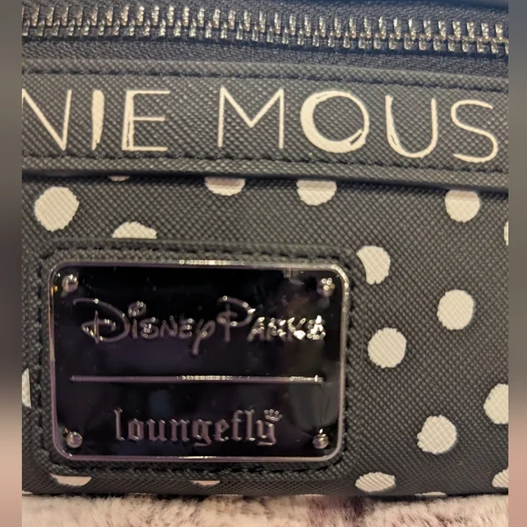Loungefly Black Red and White Minnie Mouse Wallet - Picture 6 of 7